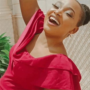 Queen Noreen performing Ajenanut – a Teso traditional song with modern and local instruments